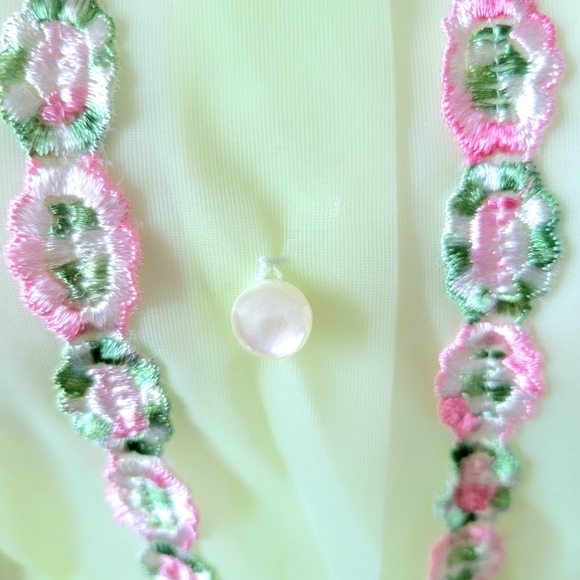 50's FEMININE DRESSING GOWN FLORAL LEMON LIME YELLOW - Picture 6 of 14